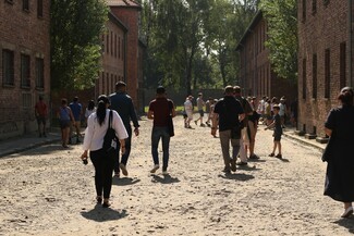 Youth on a guided tour tour in Auschwitz