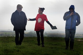 Billy Welch, D2S Co-Chair Sherrie Smith and Mattey Mitchell D2S Secretary discuss the threatened new laws © Huw Powell