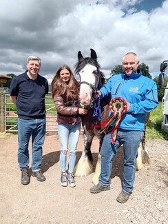 Best Hoof Health winner Wilbur with owner Rosie, judge Dean Bland and regular farrier Tom Oliver Dyson